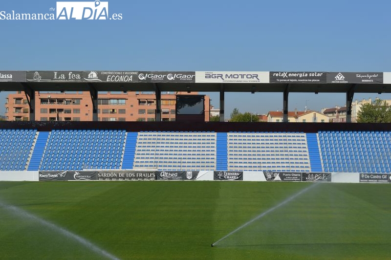 Así está el césped del Reina Sofía a cinco días de que se juegue el Unionistas - Linares en Salamanca