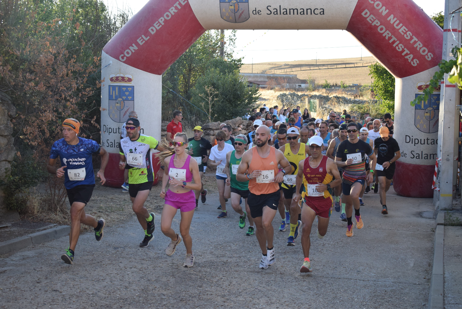 Héctor Rodríguez y Marta Pescador imponen su ritmo en Valdemierque