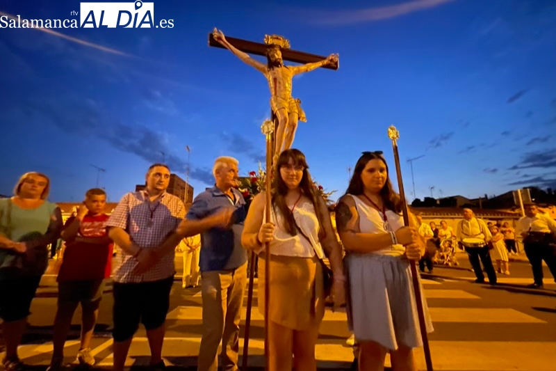 Fervor y multitudinario acompañamiento al Santo Cristo del Humilladero en la vuelta de su fiesta anual