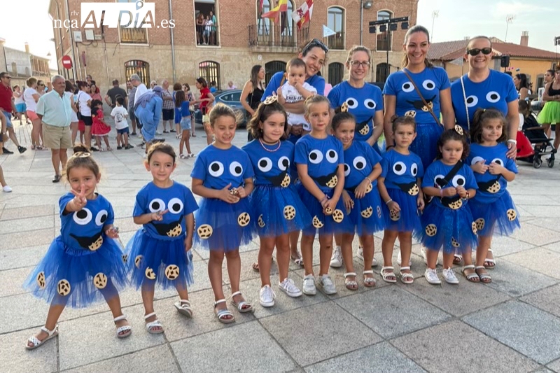 Explosión de color y animación para dar la bienvenida a las fiestas en Cantalpino