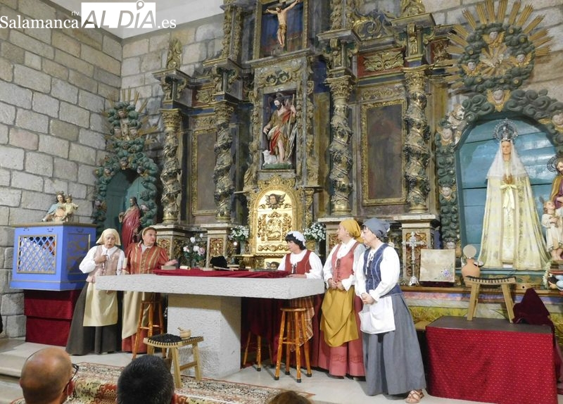 Encinasola de los Comendadores vive la terapia del teatro con la obra ‘Buscando a Nebrija’