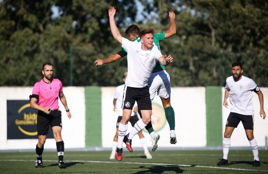 El Guijuelo le enseña la categoría al Salamanca UDS en el derbi (2-0)