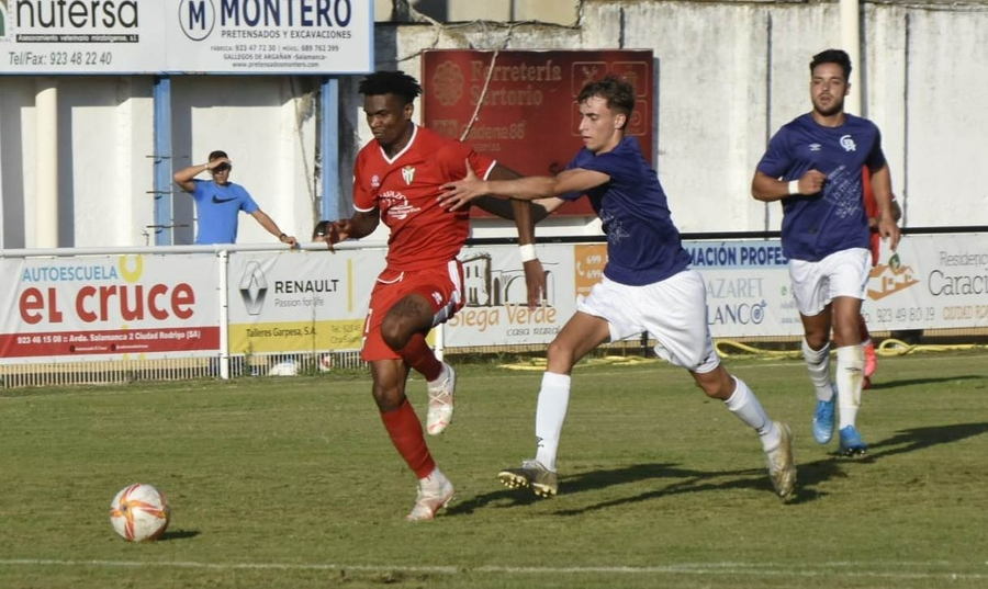 Primera derrota de la pretemporada para el Ciudad Rodrigo ante el Guijuelo de 2ª Federación