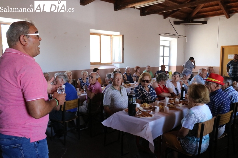El Ayuntamiento de Peralejos de Abajo Homenajea a los mayores