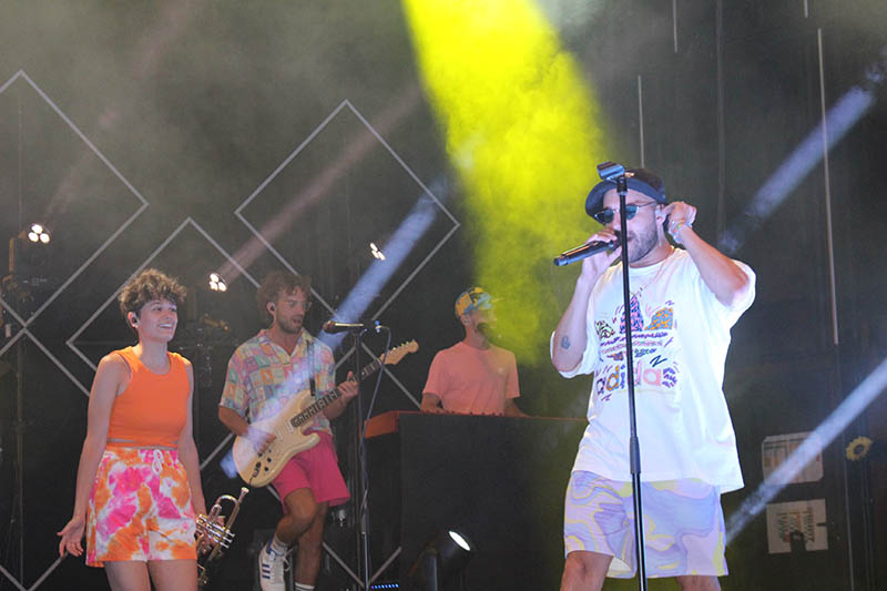 Lleno en la Plaza Mayor de Guijuelo para bailar con Nil Moliner