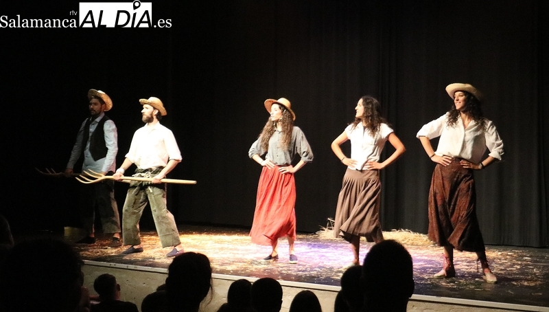 El grupo local Garrufayo Chico llena la Panera de Monleras con la ‘Verbena de Paloma’