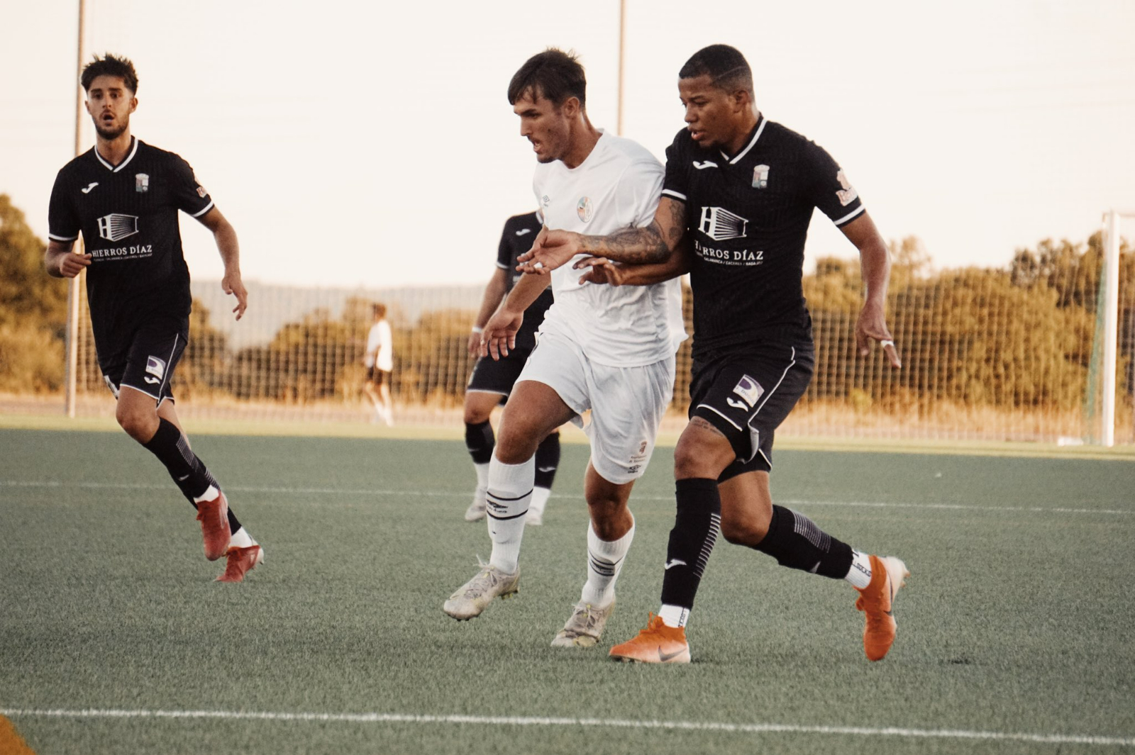 El Salamanca UDS golea al Plasencia en su primer amistoso (0-3)