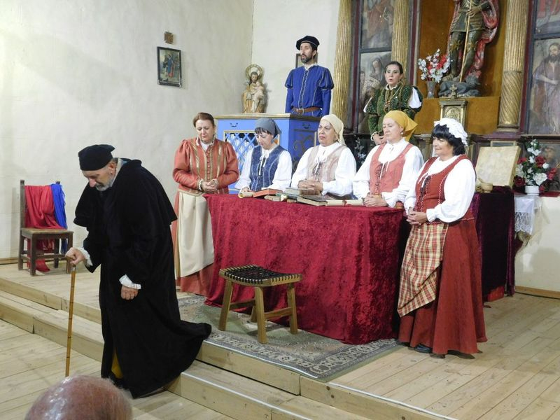 Los vecinos de Sanchón de la Sagrada disfrutan con Buscando a Nebrija