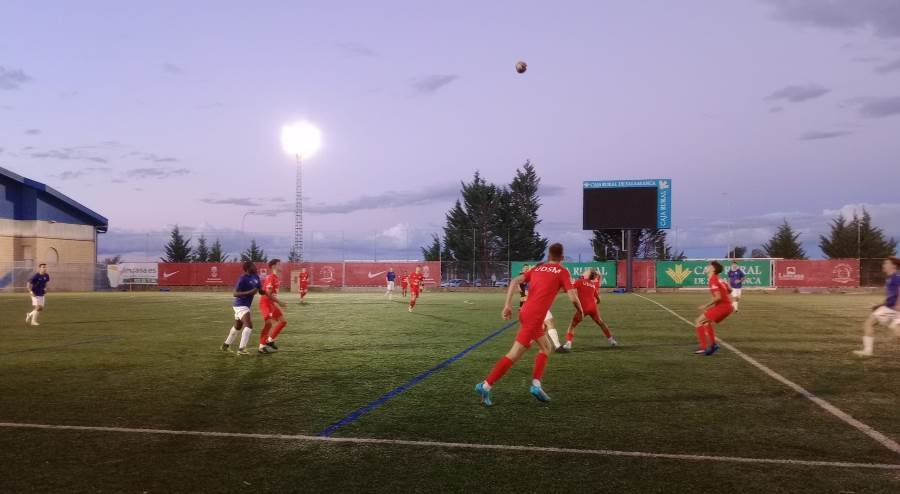 Nueva victoria del Ciudad Rodrigo en un amistoso con aún más pruebas