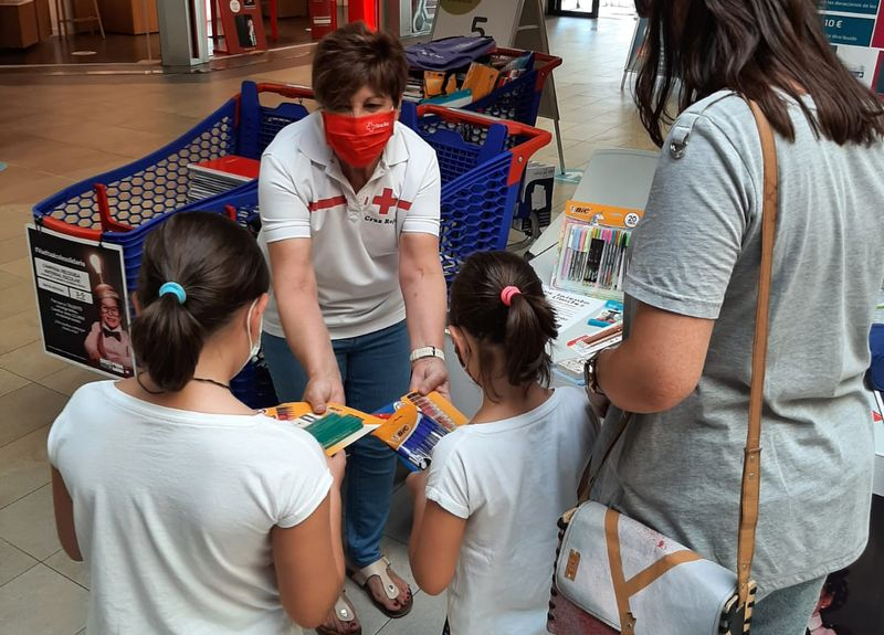 Con un gesto puedes facilitar el curso escolar para menores vulnerables de Salamanca