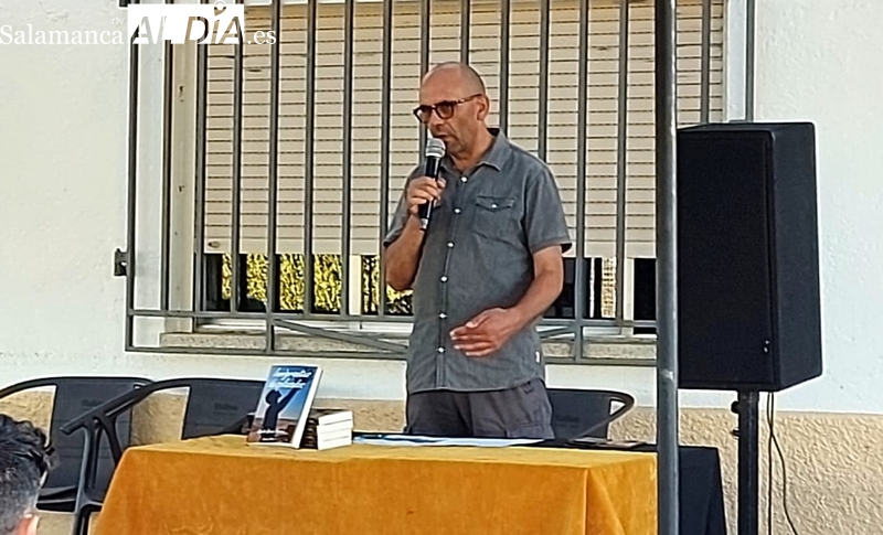 Carlos García Vaquero presenta en El Cubo de Don Sancho su última novela ‘Inmigrantes desplazados’