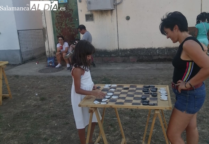 Arranca el Verano Cultural en Bañobárez con divertidos juegos de madera 