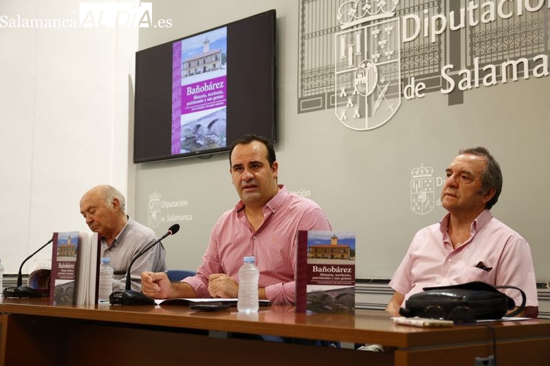 Juan Manuel Velasco recopila en un libro la historia, patrimonio y gentes de Bañobárez