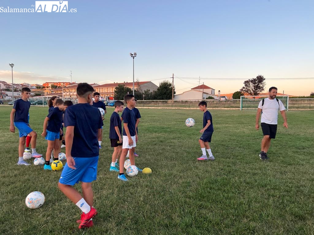 El Alba de Tormes CF se pone el mono de trabajo en su pretemporada