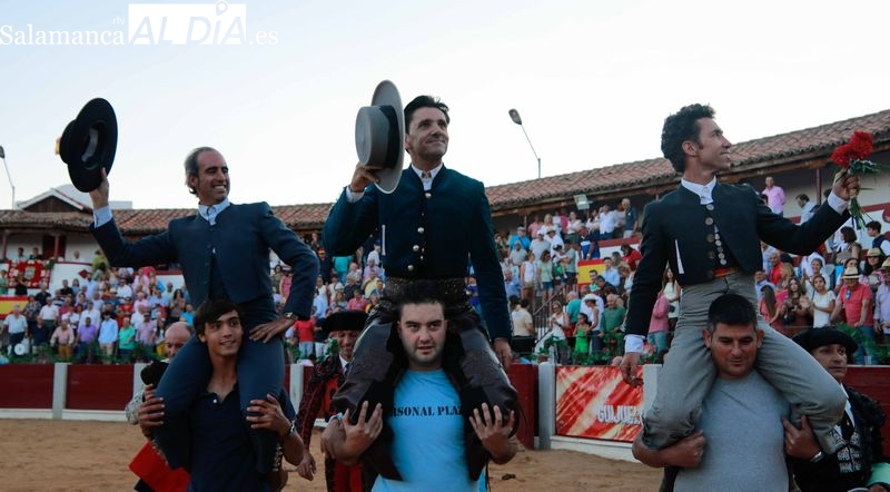 Diego Ventura y Leonardo Hernández salen por la puerta grande de Guijuelo