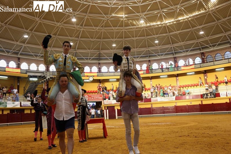 Dos orejas y rabo para Iker Fernández ‘El Mene’, gran triunfador del Bolsín Taurino ‘Botijo de Filigrana’