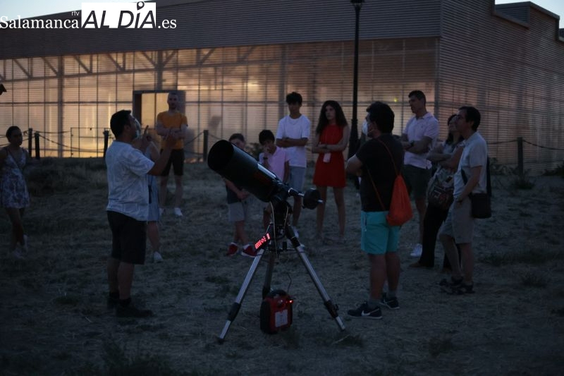 Más de 2.200 personas participan en las observaciones astronómicas del Maratón del Cielo de Salamanca