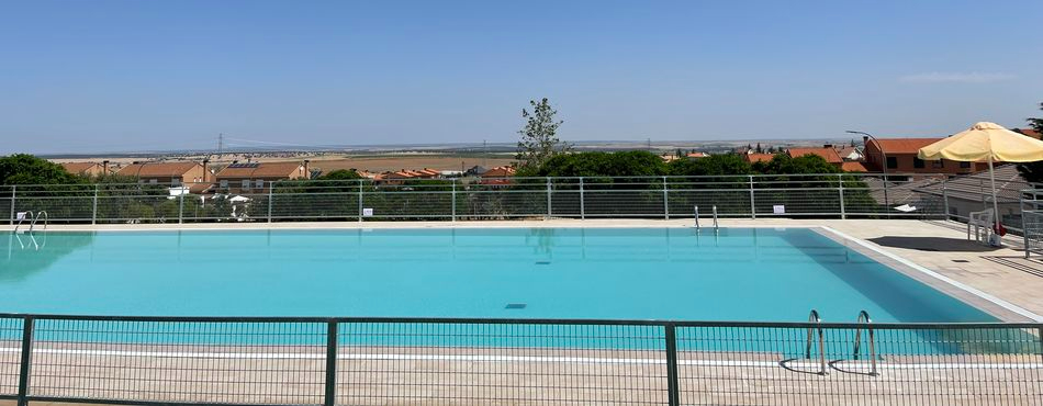 Salvan la vida de un bebé que se había caído accidentalmente en una piscina de Carrascal de Barregas