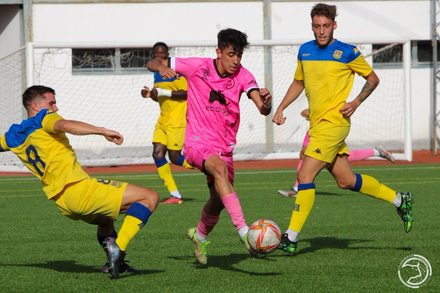 Marcos Corral, a prueba en Unionistas, ya tiene nuevo equipo