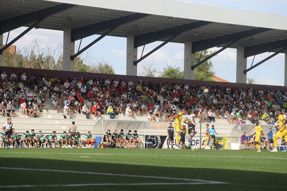 La plaza vacante en Segunda RFEF baja al medio millón y ya cuenta con novias