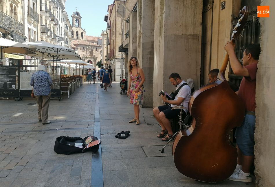 ¿Dónde y cuándo salen a tocar los músicos callejeros?