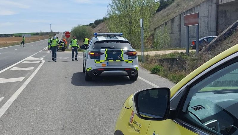 Queda atrapada y sangrando en su vehículo tras volcar en Matilla de los Caños del Río
