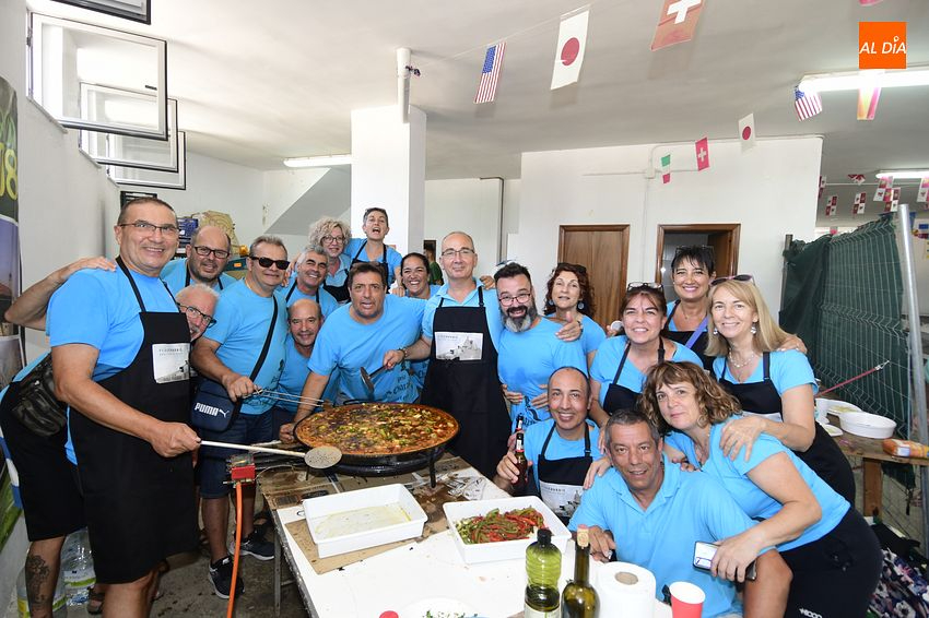 Una gran paella despide San Benito con un buen sabor de boca