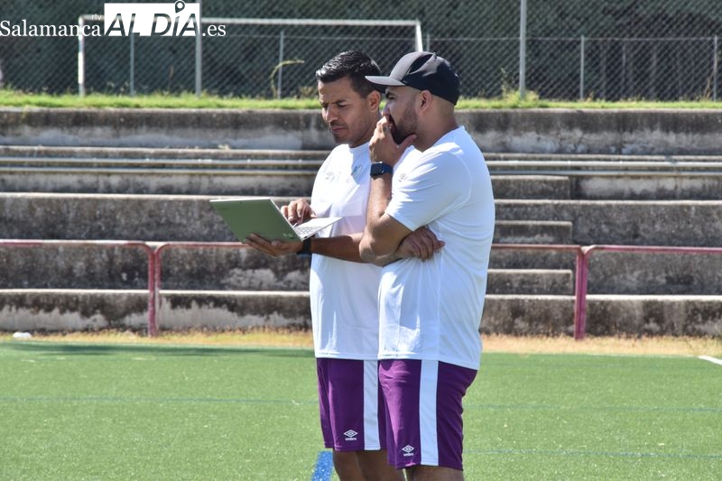 Rafa Dueñas y Jehu Chiapas ya hacen dupla en el primer entrenamiento del filial del Salamanca UDS