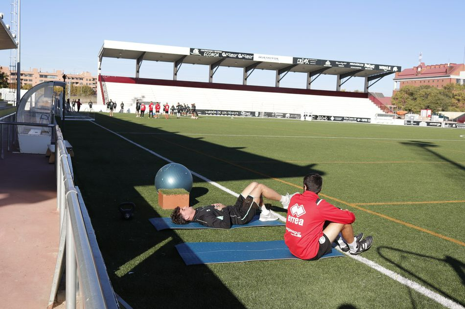Jorge Mier se desvincula del Real Oviedo y se reencuentra con otro ex de Unionistas en su nuevo destino