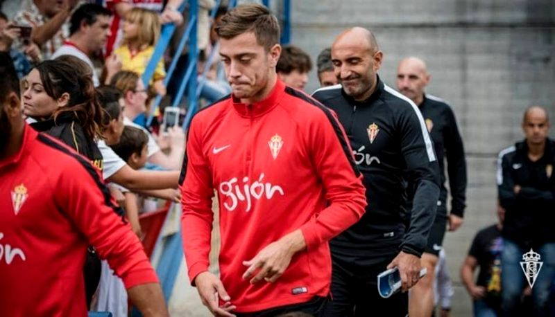 El central que ha jugado en Primera y está a punto de llegar a Unionistas, según Cazurreando