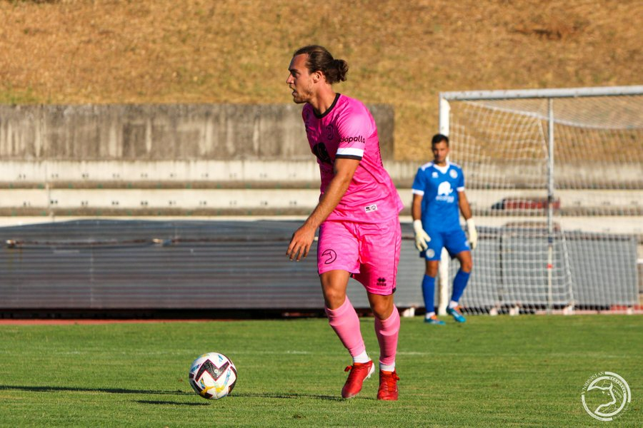 Unionistas corta a Joan Maynau