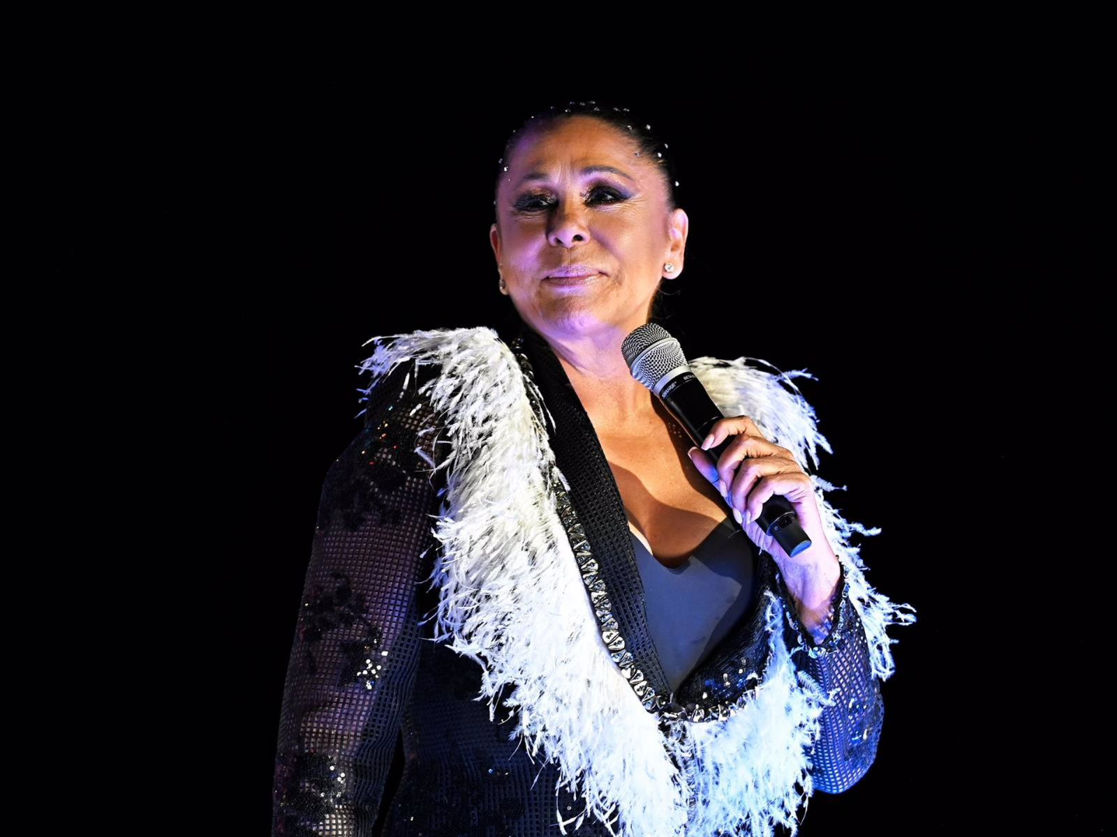 Isabel Pantoja se pone firme y clausura uno de sus principales clubs de fans