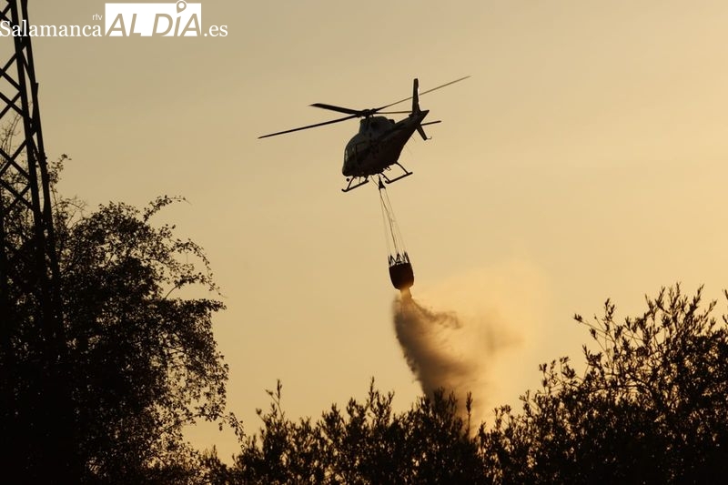 Alarma en Santa Marta por un incendio que obliga a desalojar el Camping Regio