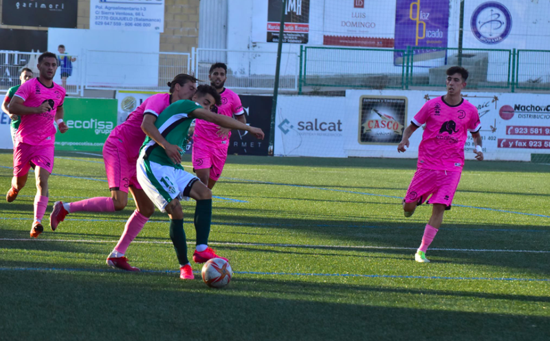 El Guijuelo y Unionistas empatan a cero en un partido con pocas ocasiones