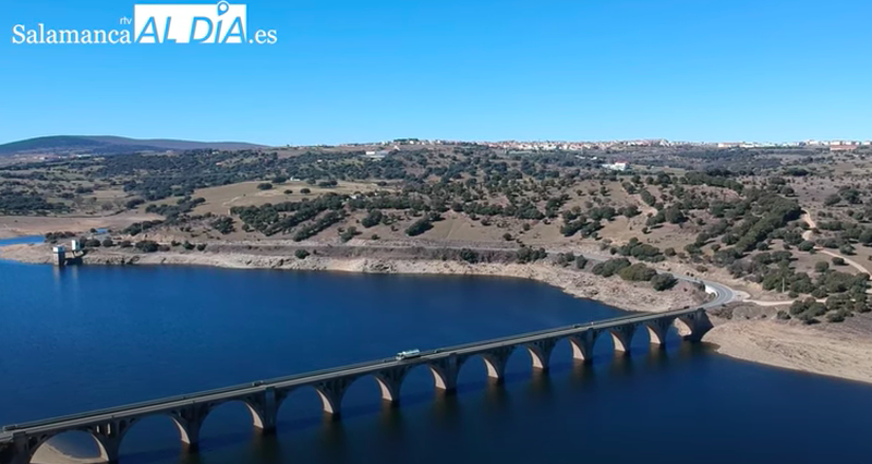 La Junta pide a la Subdelegación que actúe ante una fiesta no autorizada en el pantano de Santa Teresa 
