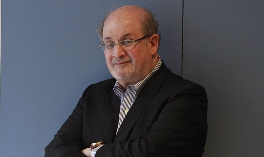 Apuñalan al escritor Salman Rushdie durante la presentación de una conferencia en Nueva York