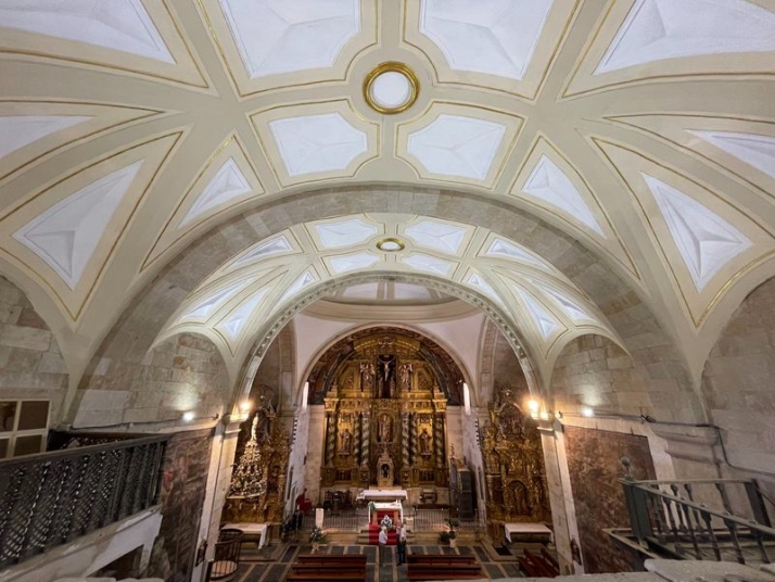 La iglesia de Villares se abre de nuevo al culto