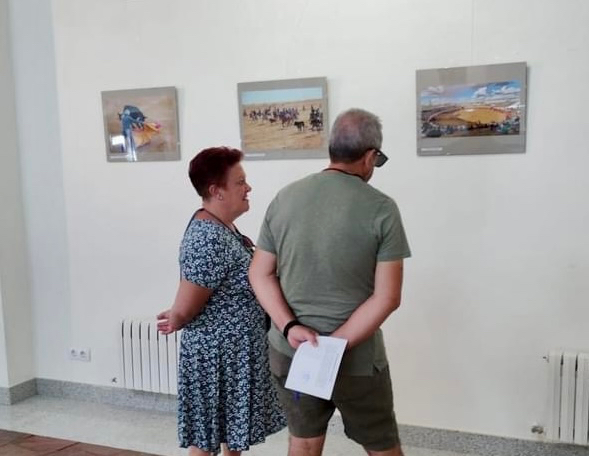 Abierta la exposición con las mejores fotografías del concurso ‘San Roque 2022’ de la Asociación taurina Media Verónica  