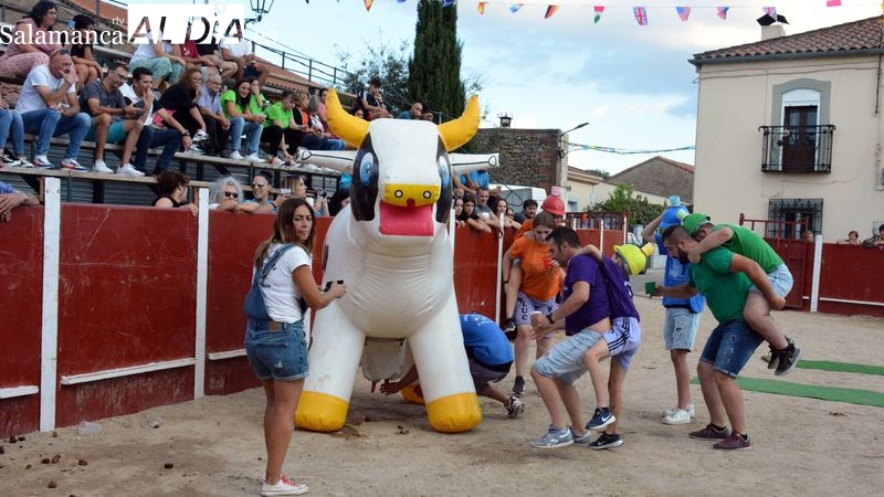 Las peñas protagonizan los juegos del Gran Prix y el pregón de las fiestas de Bañobárez