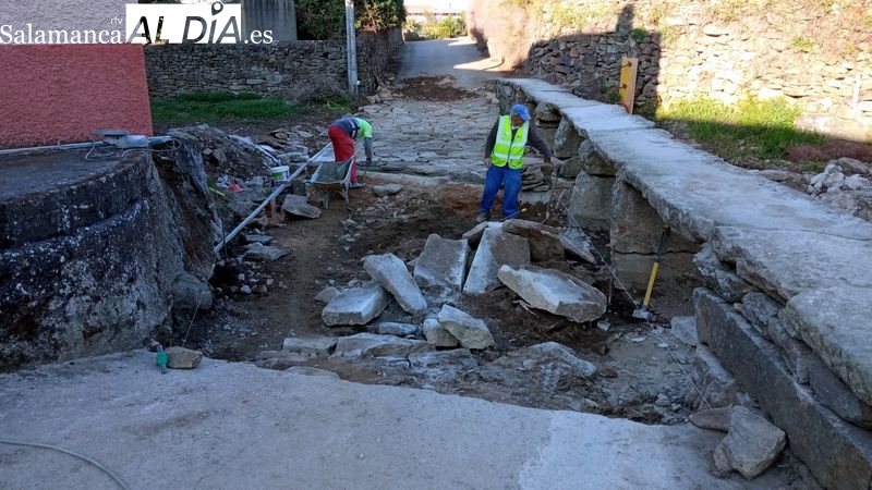 En marcha las obras de mantenimiento de las puentes del arroyo Froya de Lumbrales