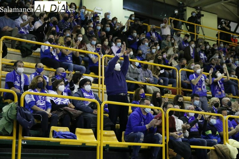 El Perfumerías Avenida anuncia su campaña de abonados con Cazorla y Silvia haciendo de Quevedo y Bizarrap