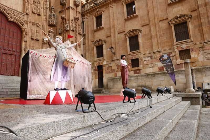 Teatro gestual, títeres y circo en el Patio Chico 