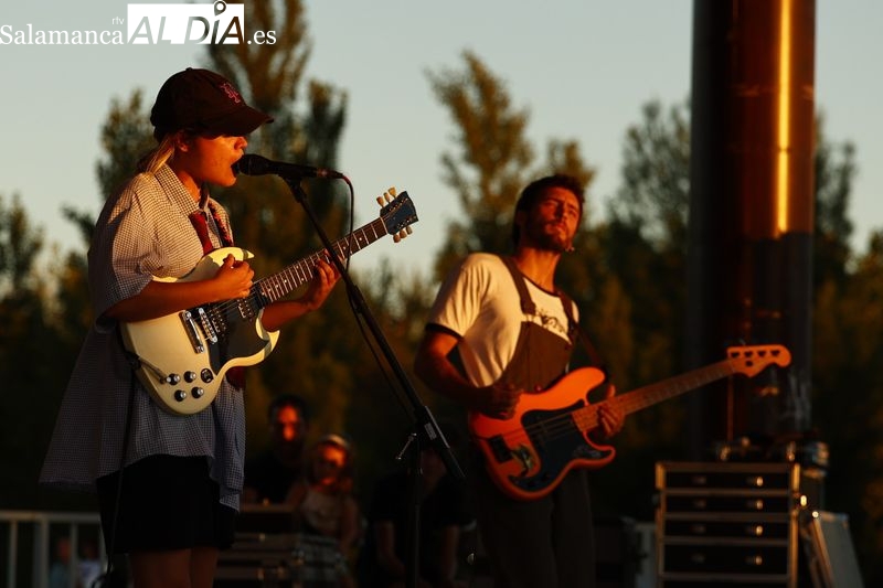 Rock indie de alta energía de la mano de Yawners 