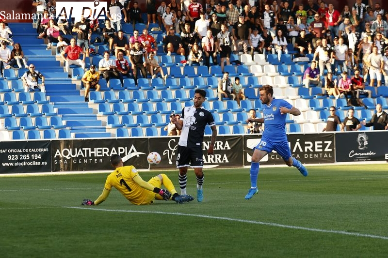 Ni el nuevo césped le da una alegría a un Unionistas que se deja empatar por un flojo Fuenlabrada (1-1)