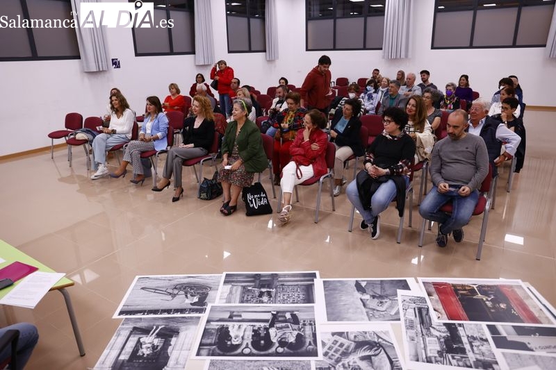 Noche de libros y lectura en el barrio del Oeste