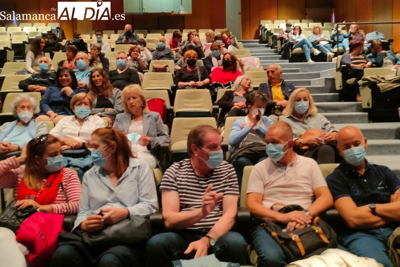 El CEPA El Inestal arranca el curso 2022-23 con un original acto junto a multitud de sus alumnos