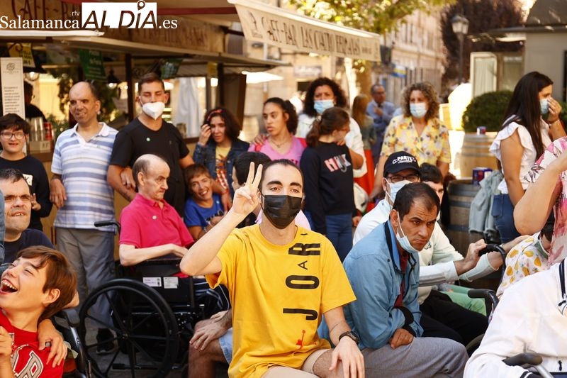 La Feria de Día muestra su cara solidaria en una divertida mañana con Aspace