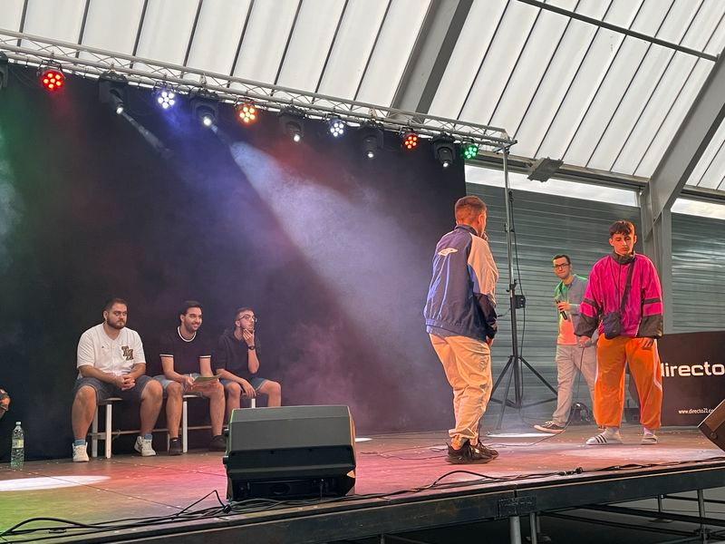 Batalla de gallos en Carbajosa para despedir el programa de actividades para jóvenes