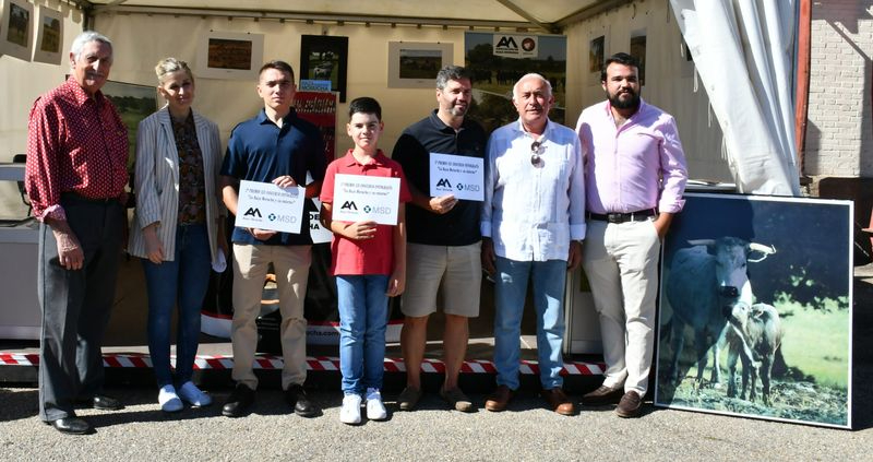 Alberto Navarro gana el XII Concurso de Fotografía La raza morucha y su entorno