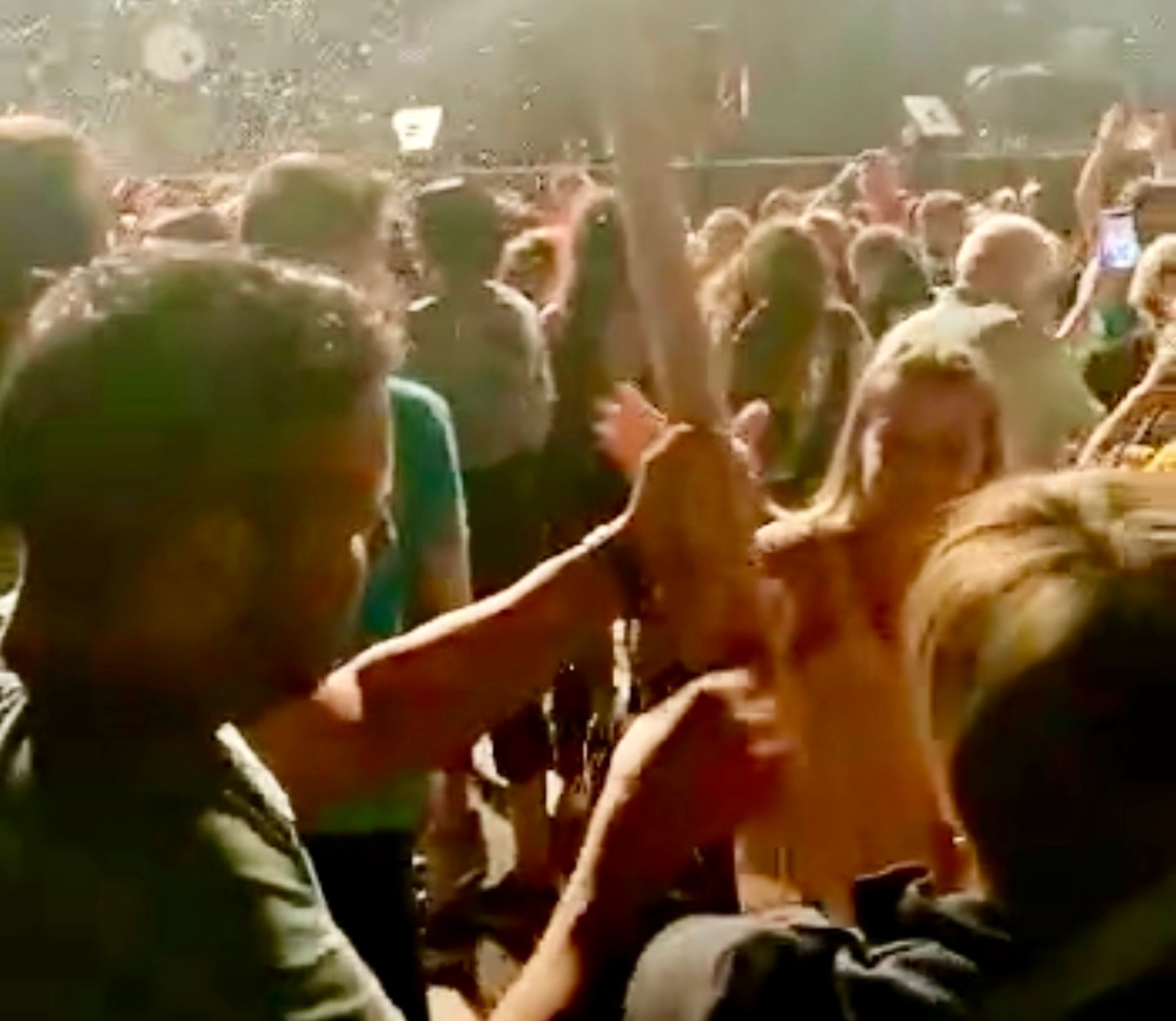 (VÍDEO) Una multitudinaria Nochevieja pone el broche a las fiestas de la Virgen de la Vega